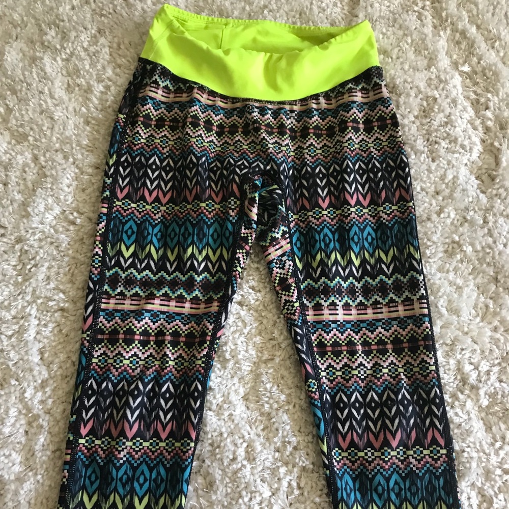 Cropped workout pants. Size M. Love!